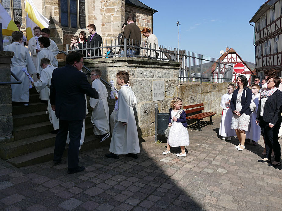 Feier der 1. Heiligen Kommunion in Sankt Crescentius (Foto: Karl-Franz Thiede)